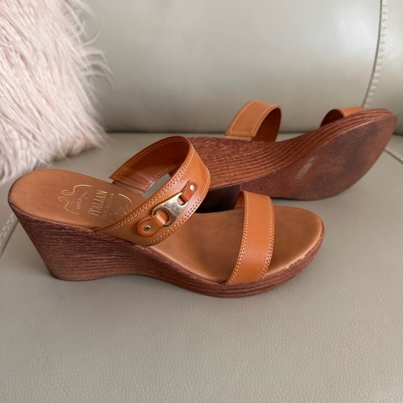 Italian made Leather top slides sandals -never worn - Picture 2 of 4